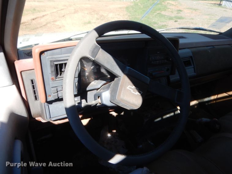 image for item ET9170 1990 Chevrolet Kodiak  flatbed truck