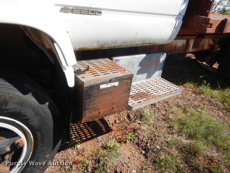 image for item ET9170 1990 Chevrolet Kodiak  flatbed truck