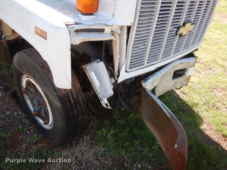 image for item ET9170 1990 Chevrolet Kodiak  flatbed truck