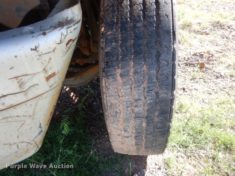 image for item ET9170 1990 Chevrolet Kodiak  flatbed truck