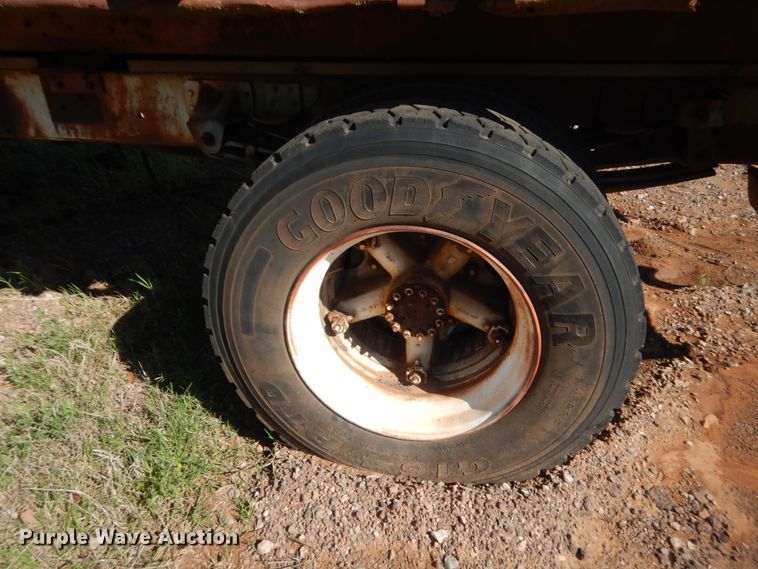 image for item ET9170 1990 Chevrolet Kodiak  flatbed truck