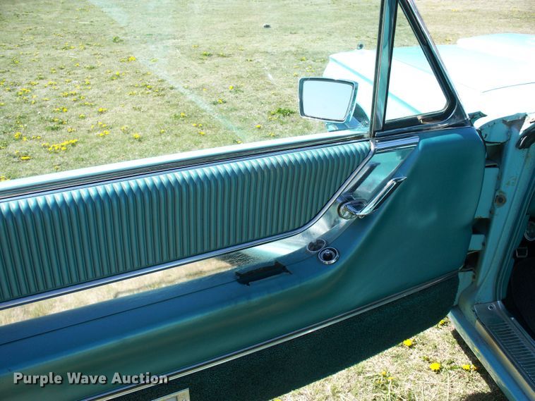 image for item FW9040 1965 Ford Thunderbird