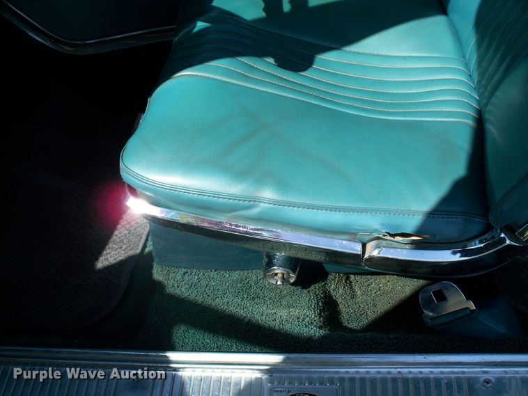 image for item FW9040 1965 Ford Thunderbird