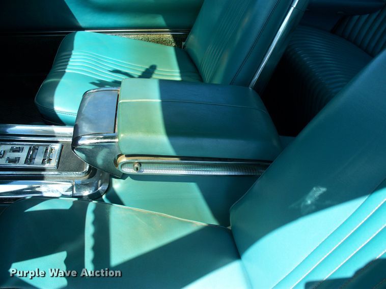 image for item FW9040 1965 Ford Thunderbird