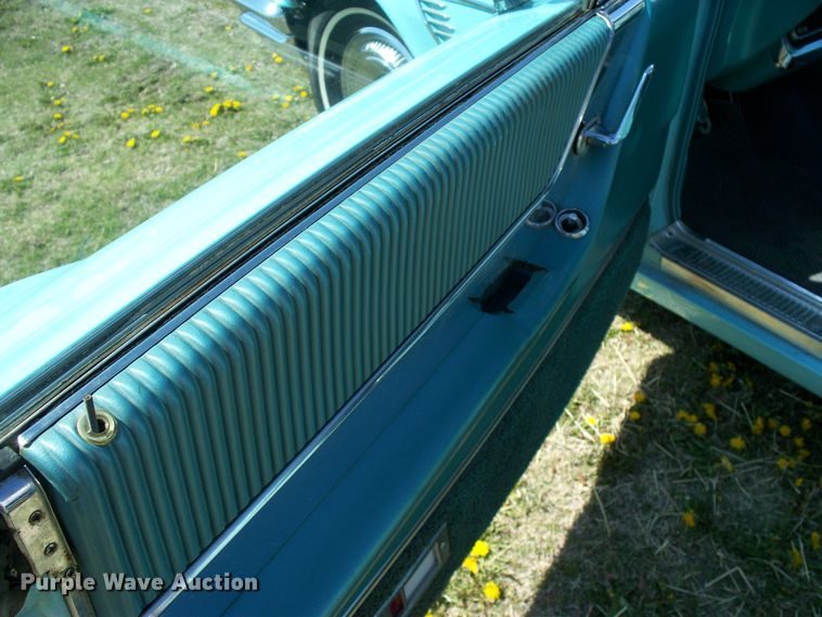 image for item FW9040 1965 Ford Thunderbird