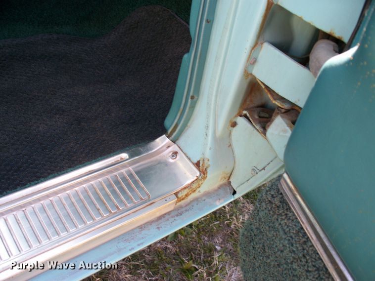 image for item FW9040 1965 Ford Thunderbird