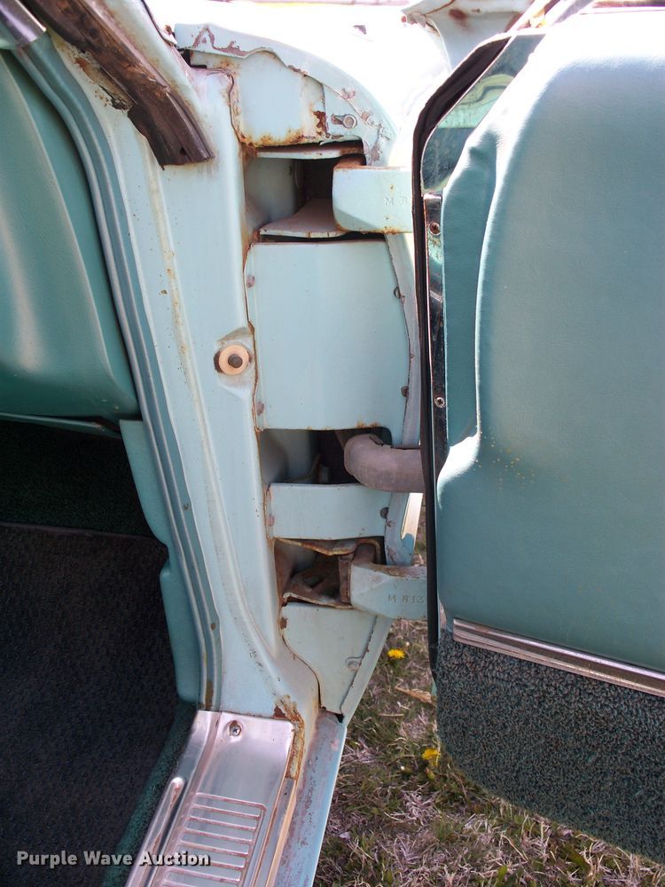 image for item FW9040 1965 Ford Thunderbird