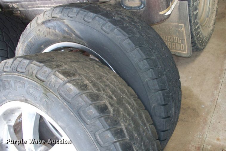 image for item FW9049 Tires and wheels