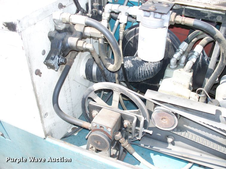 image for item GQ9534 Tennant 220  sweeper