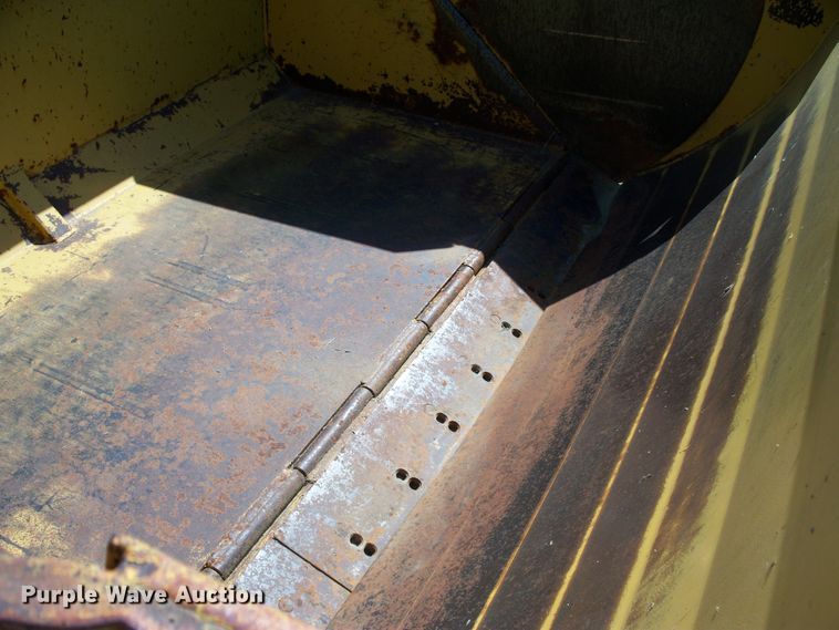 image for item GQ9555 Soil Mover 425-RF  scraper