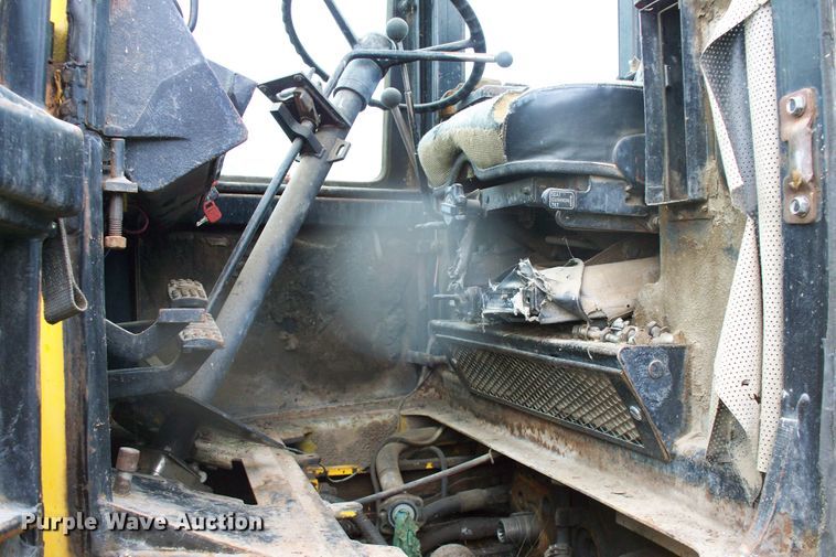 image for item GQ9596 1985 John Deere 544C  wheel loader