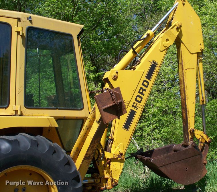 image for item GQ9609 1980 Ford 555  backhoe