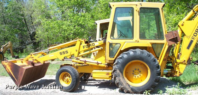 image for item GQ9609 1980 Ford 555  backhoe