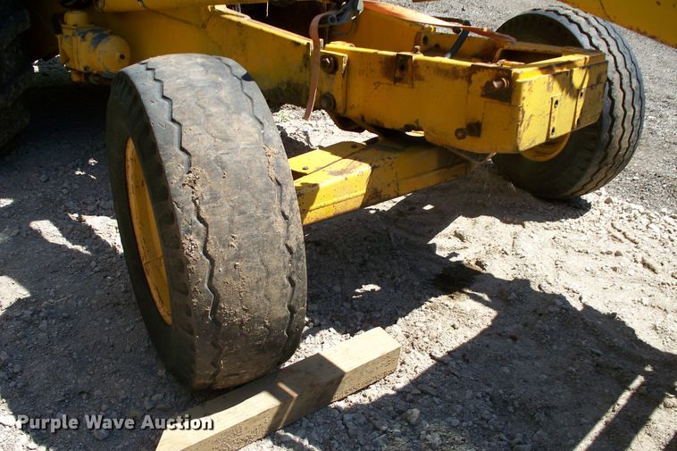 image for item GQ9609 1980 Ford 555  backhoe