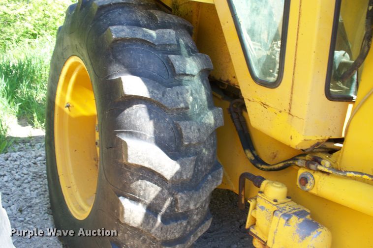 image for item GQ9609 1980 Ford 555  backhoe