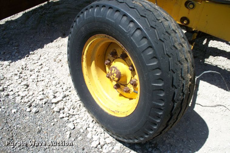 image for item GQ9609 1980 Ford 555  backhoe