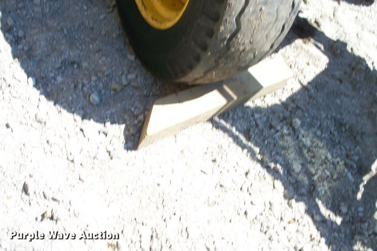 image for item GQ9609 1980 Ford 555  backhoe