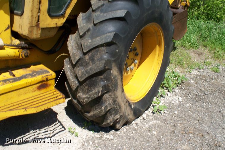 image for item GQ9609 1980 Ford 555  backhoe