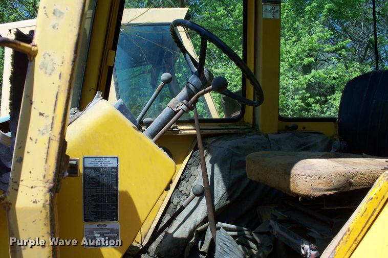 image for item GQ9609 1980 Ford 555  backhoe