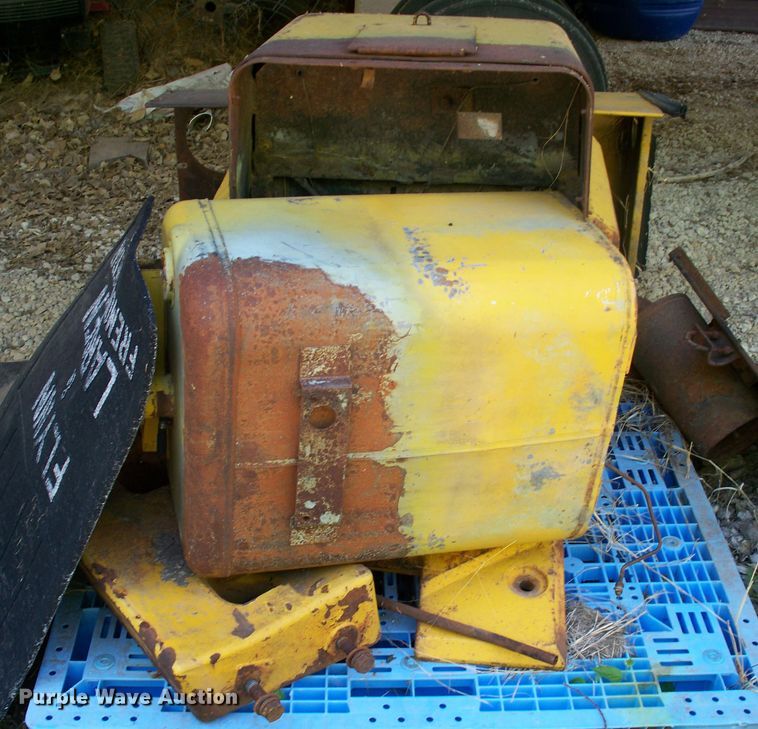 image for item GQ9609 1980 Ford 555  backhoe