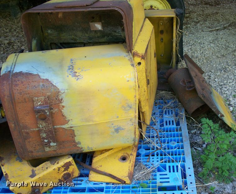image for item GQ9609 1980 Ford 555  backhoe