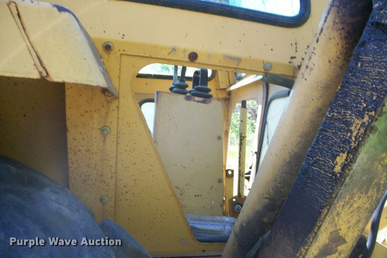 image for item GQ9609 1980 Ford 555  backhoe