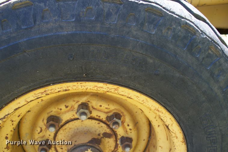 image for item GQ9609 1980 Ford 555  backhoe