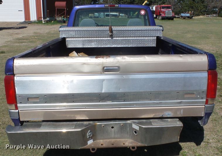 image for item GR9436 1995 Ford F150  pickup truck