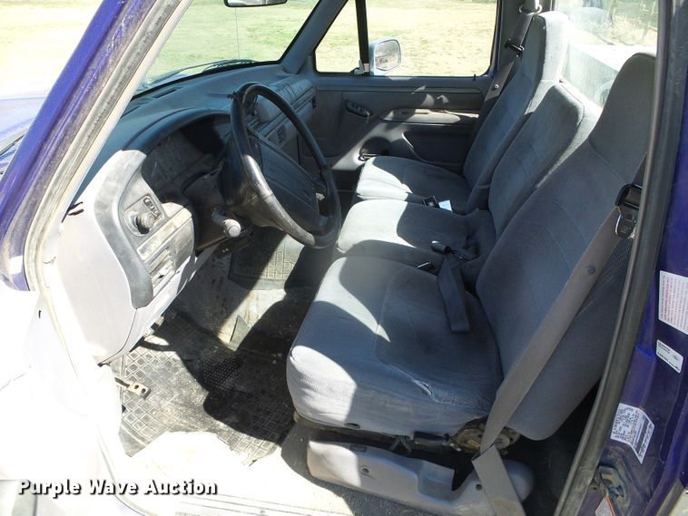 image for item GR9436 1995 Ford F150  pickup truck