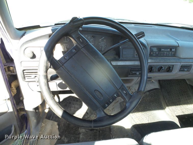 image for item GR9436 1995 Ford F150  pickup truck