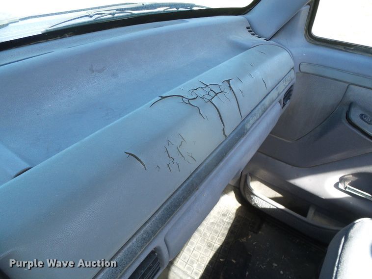 image for item GR9436 1995 Ford F150  pickup truck