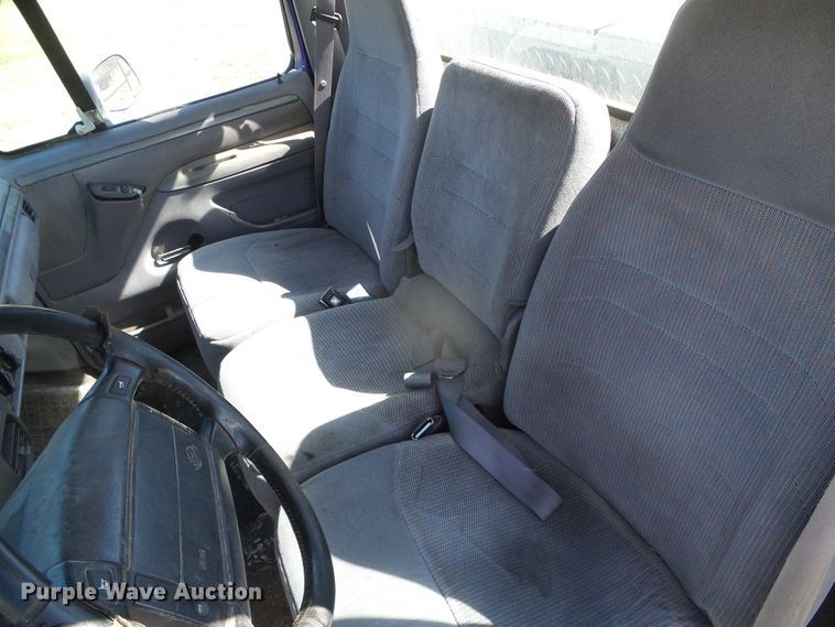 image for item GR9436 1995 Ford F150  pickup truck