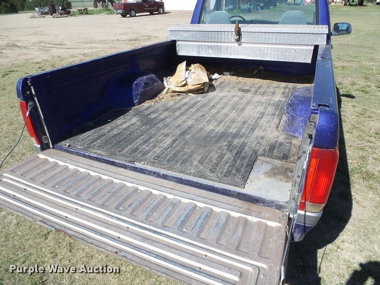 image for item GR9436 1995 Ford F150  pickup truck