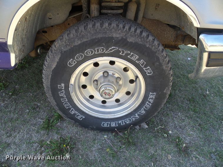 image for item GR9436 1995 Ford F150  pickup truck