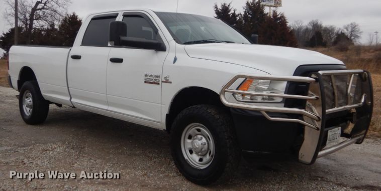 image for item GT9517 2013 Dodge Ram 2500HD  Crew Cab pickup truck