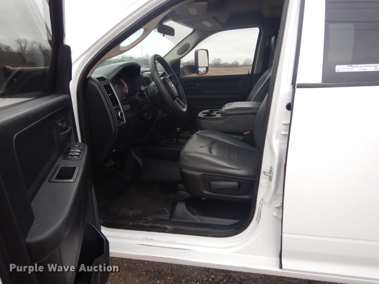 image for item GT9517 2013 Dodge Ram 2500HD  Crew Cab pickup truck