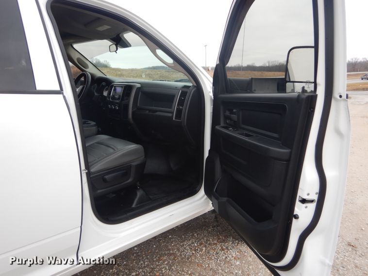 image for item GT9517 2013 Dodge Ram 2500HD  Crew Cab pickup truck