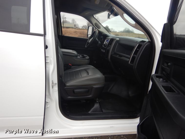 image for item GT9517 2013 Dodge Ram 2500HD  Crew Cab pickup truck