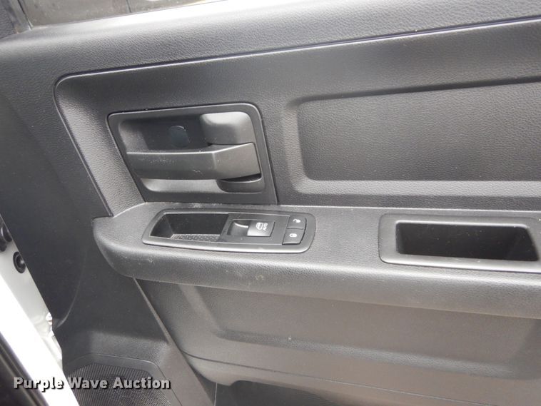 image for item GT9517 2013 Dodge Ram 2500HD  Crew Cab pickup truck