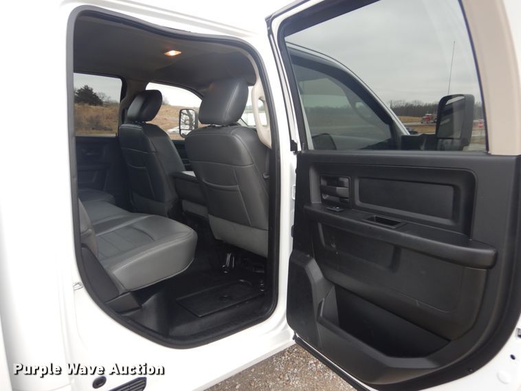 image for item GT9517 2013 Dodge Ram 2500HD  Crew Cab pickup truck