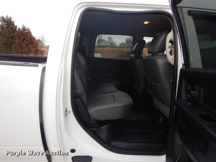 image for item GT9517 2013 Dodge Ram 2500HD  Crew Cab pickup truck