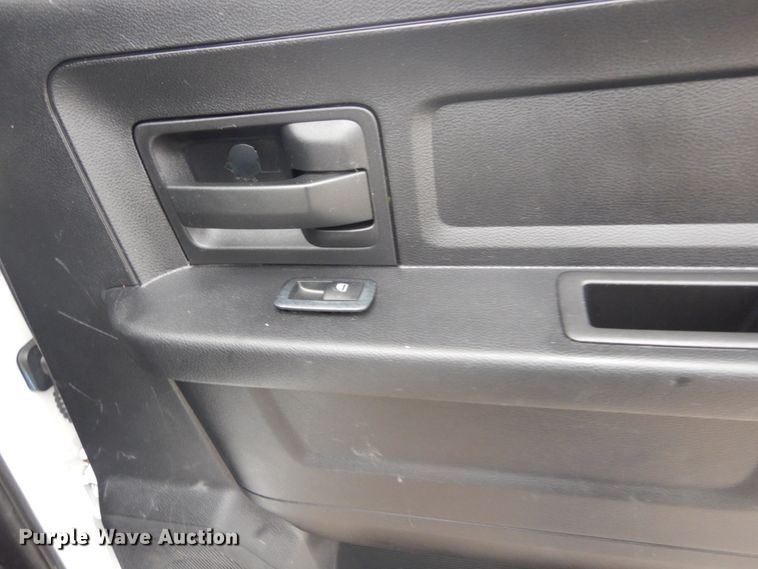 image for item GT9517 2013 Dodge Ram 2500HD  Crew Cab pickup truck