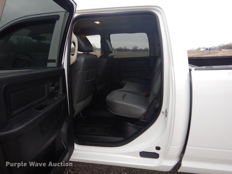 image for item GT9517 2013 Dodge Ram 2500HD  Crew Cab pickup truck