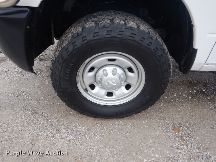 image for item GT9517 2013 Dodge Ram 2500HD  Crew Cab pickup truck