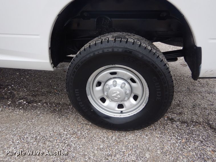 image for item GT9517 2013 Dodge Ram 2500HD  Crew Cab pickup truck