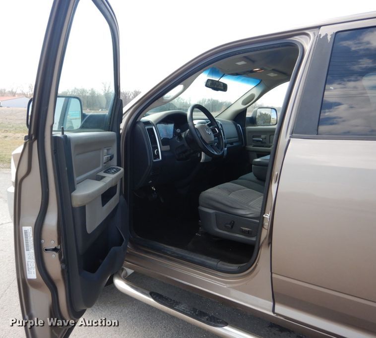 image for item GT9666 2010 Dodge Ram 2500HD  Crew Cab pickup truck