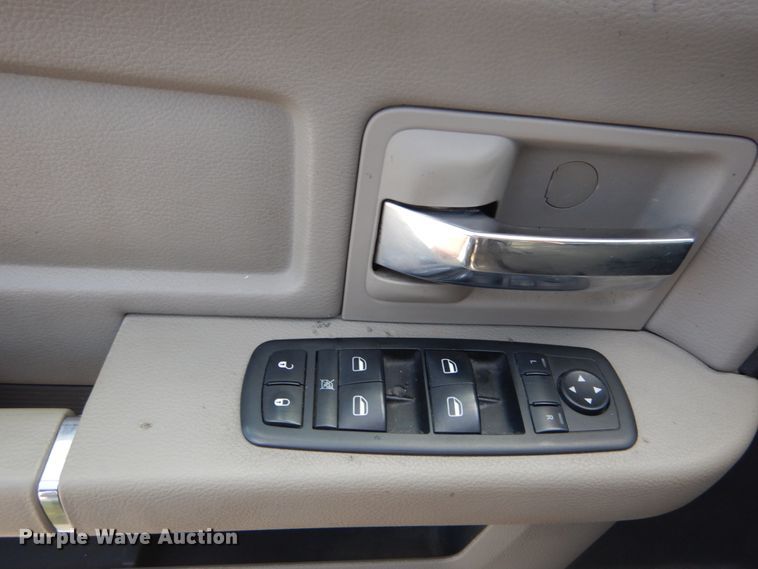 image for item GT9666 2010 Dodge Ram 2500HD  Crew Cab pickup truck