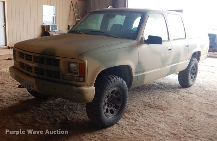 image for item HC9167 1997 Chevrolet Suburban  SUV