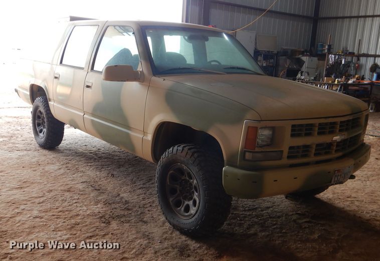 image for item HC9167 1997 Chevrolet Suburban  SUV