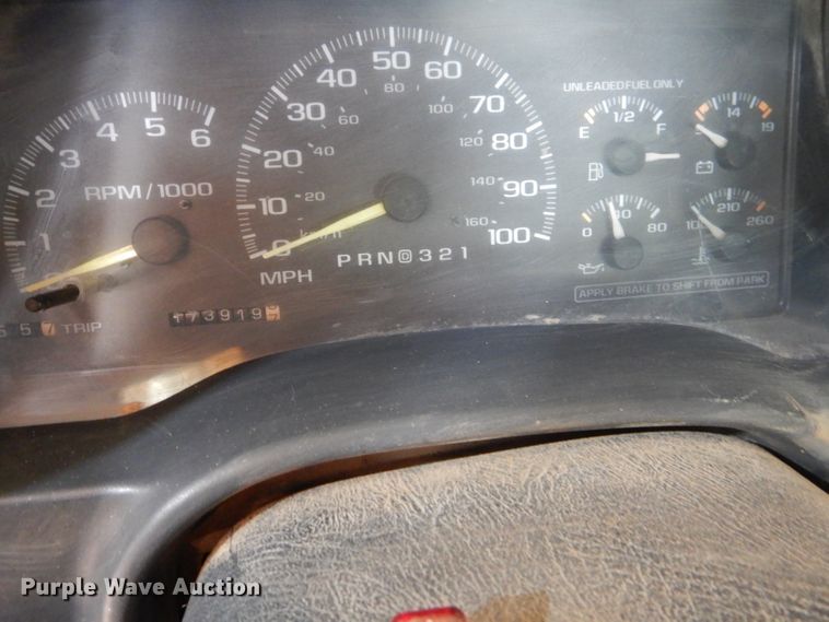 image for item HC9167 1997 Chevrolet Suburban  SUV